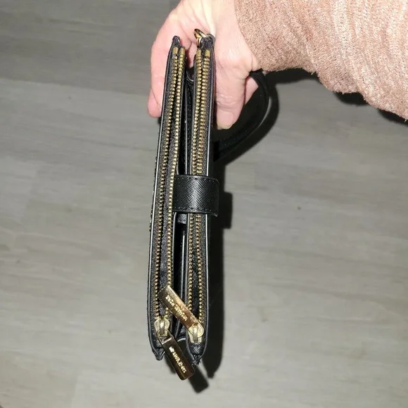 Michael Kors NEW Jet Set Travel L Double Zip Wristlet Black Saffiano Leather - Picture 4 of 6